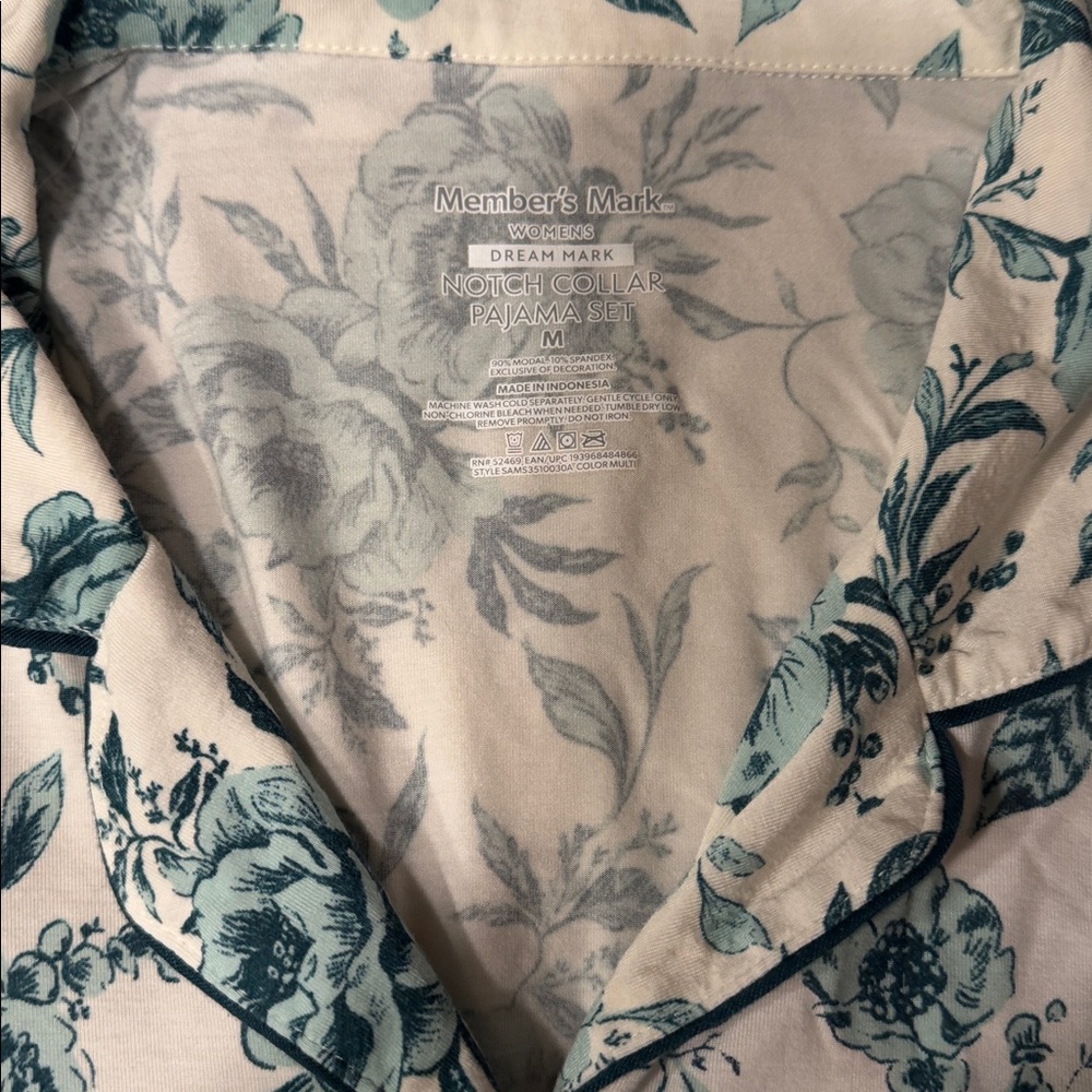 Ladies Jammie’s, size medium (2 patterns total) - Picture 2 of 4